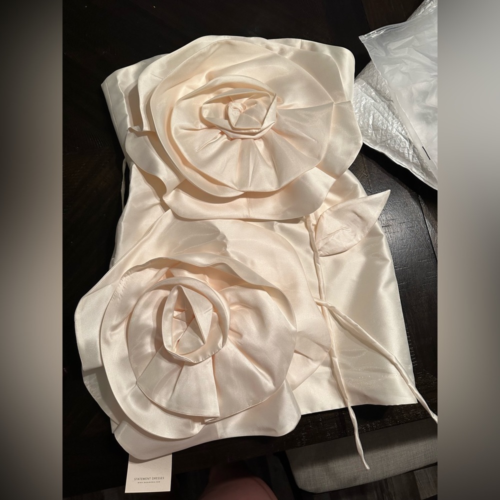 Mew Mew’s Anwen Strapless Mini Dress